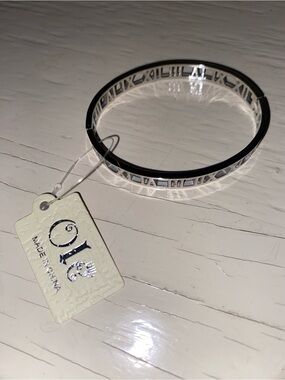 OLÉ Stainless Steel Roman Numeral Bracelet